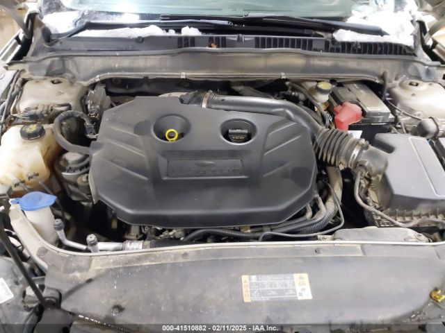 3FA6P0T99GR127779 Ford FUSION SE