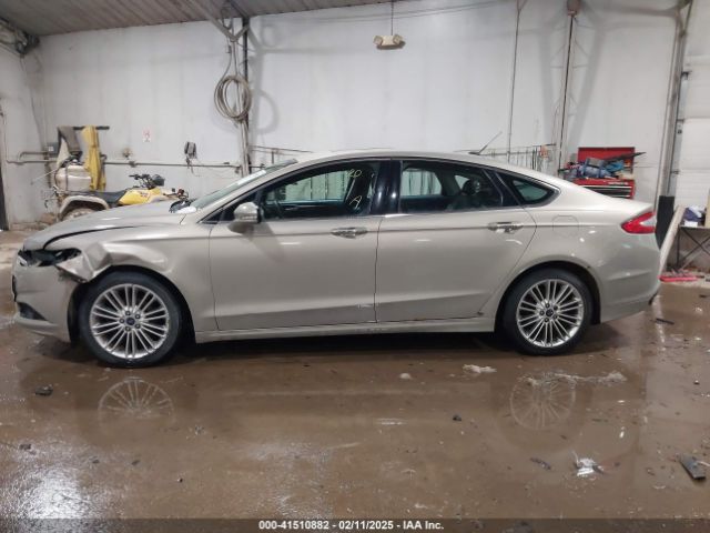 3FA6P0T99GR127779 Ford FUSION SE