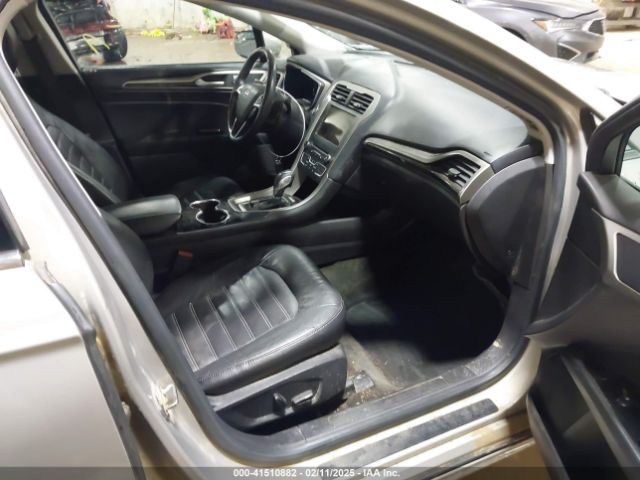 3FA6P0T99GR127779 Ford FUSION SE