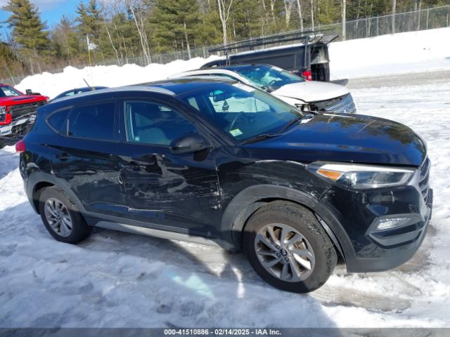 KM8J3CA45HU587519 Hyundai TUCSON SE