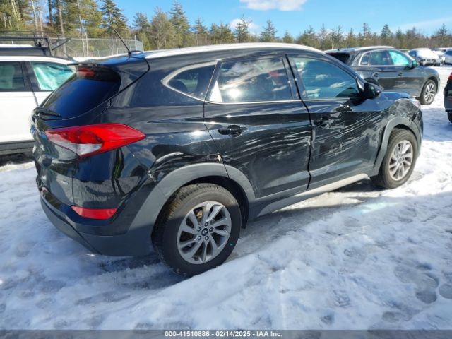 KM8J3CA45HU587519 Hyundai TUCSON SE