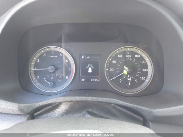 KM8J3CA45HU587519 Hyundai TUCSON SE