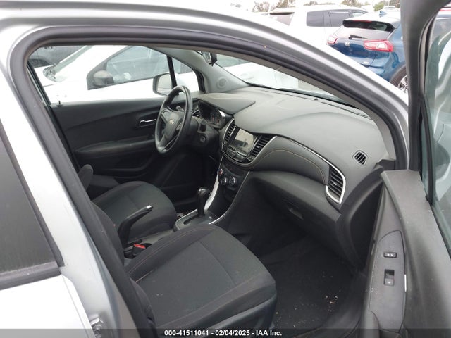 Chevrolet TRAX LS 2018 3GNCJNSB5JL393897 Image 5