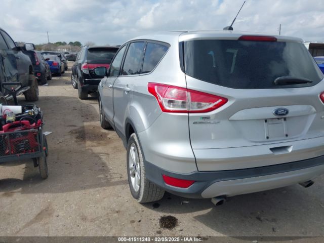 1FMCU0G95FUC44200 Ford ESCAPE SE