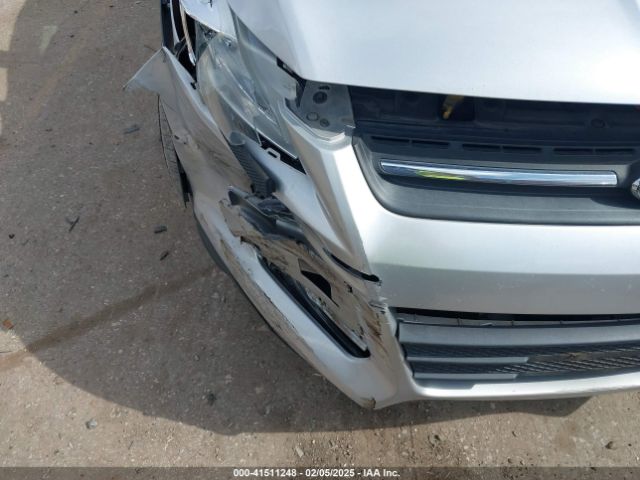 1FMCU0G95FUC44200 Ford ESCAPE SE