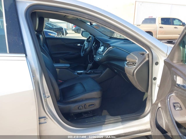 1G1ZE5STXHF183907 Chevrolet MALIBU 1LT