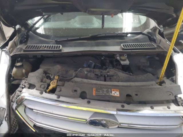 1FMCU0HD2JUD60143 Ford ESCAPE SEL