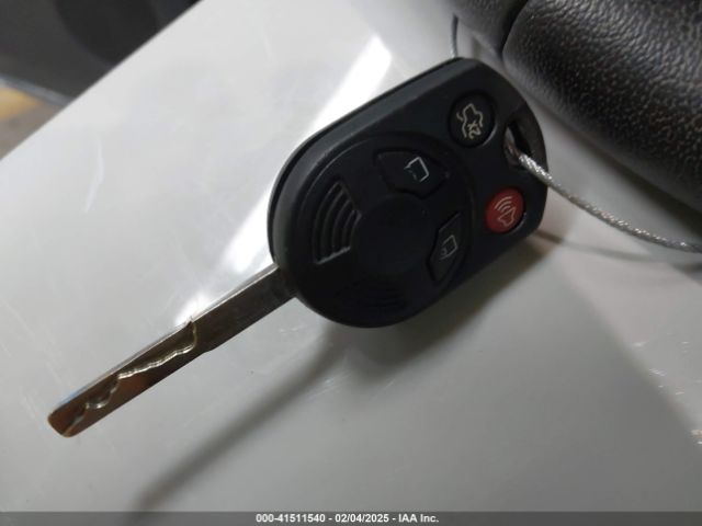 1FMCU0HD2JUD60143 Ford ESCAPE SEL