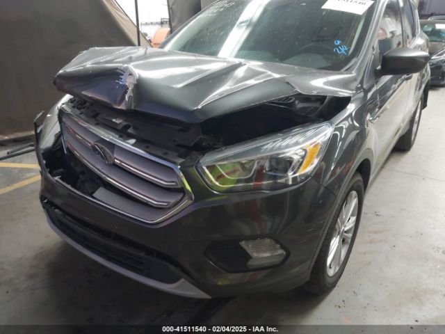 1FMCU0HD2JUD60143 Ford ESCAPE SEL