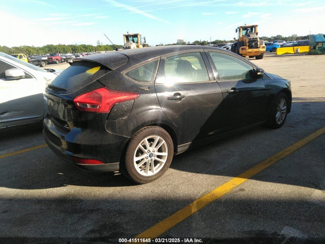 Ford FOCUS SE 2015 1FADP3K28FL307328 Image 4
