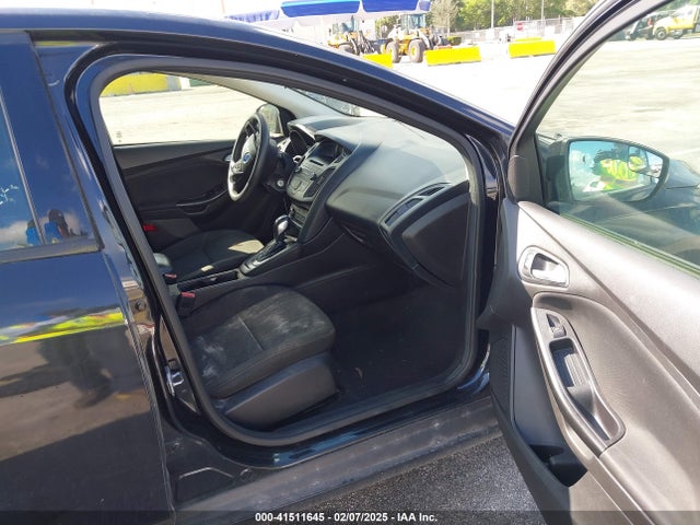 Ford FOCUS SE 2015 1FADP3K28FL307328 Image 5