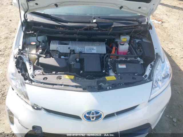 JTDKN3DUXF1884458 Toyota Prius Three