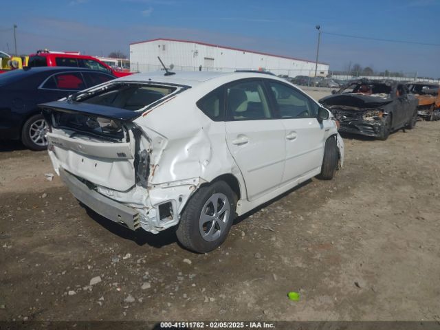 JTDKN3DUXF1884458 Toyota Prius Three