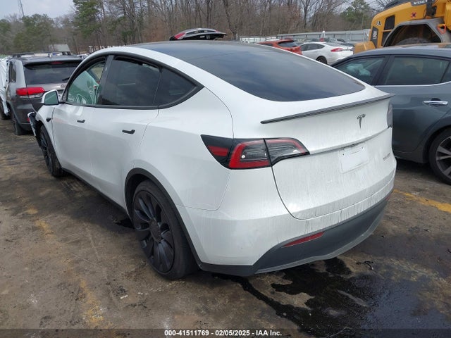2024 TESLA MODEL Y 7SAYGDEF4RA278532 Photo 2