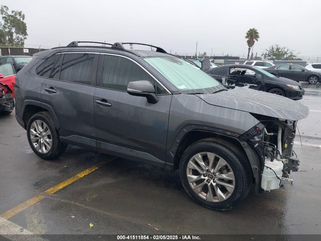 Toyota Rav4 Xle Premium 2019 JTMC1RFV1KD026197 Image 1