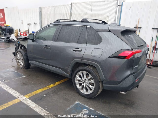 Toyota Rav4 Xle Premium 2019 JTMC1RFV1KD026197 Image 3