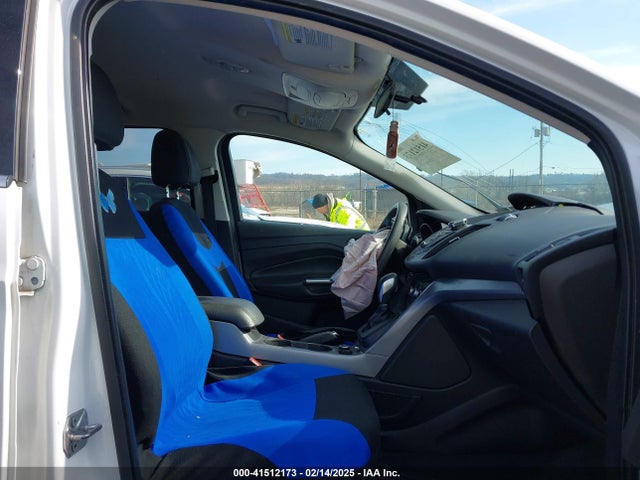 1FMCU9GX9EUE32414 Ford ESCAPE SE