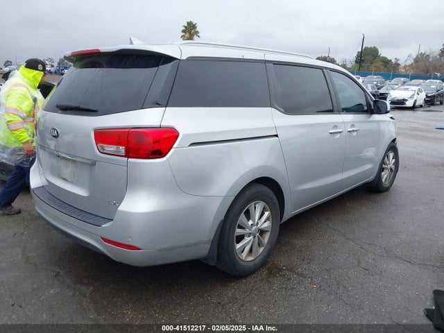 KIA SEDONA LX 2018 KNDMB5C13J6367874 Image 4