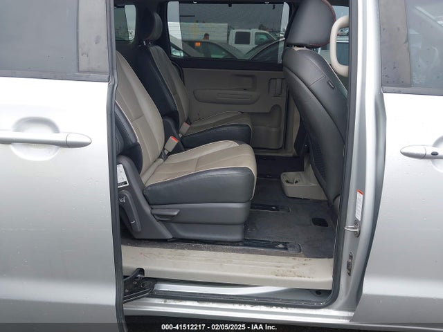 KIA SEDONA LX 2018 KNDMB5C13J6367874 Image 8