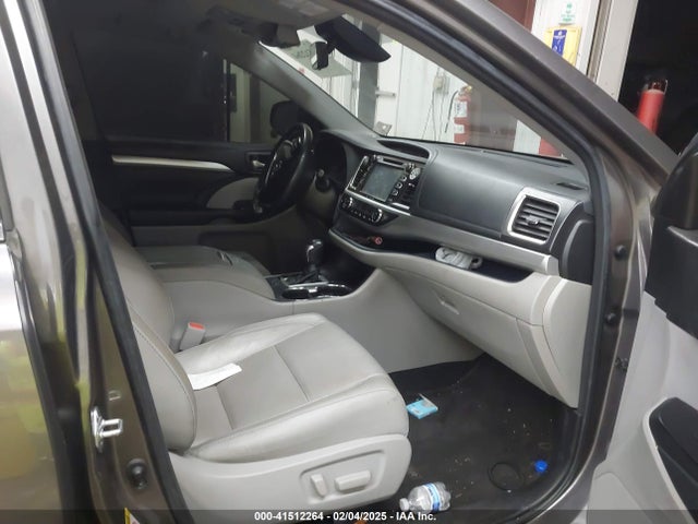 5TDKZRFHXJS270254 Toyota Highlander Xle