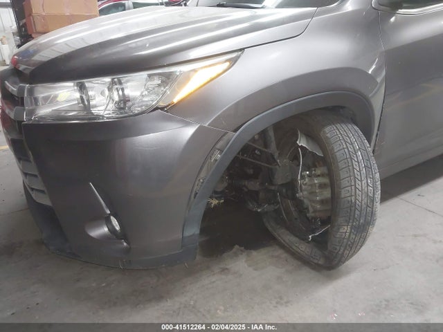 5TDKZRFHXJS270254 Toyota Highlander Xle