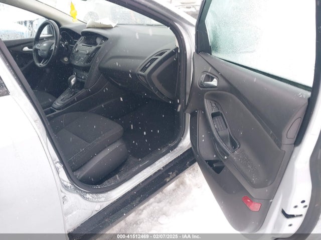Ford FOCUS SE 2017 1FADP3F2XHL212315 Image 5