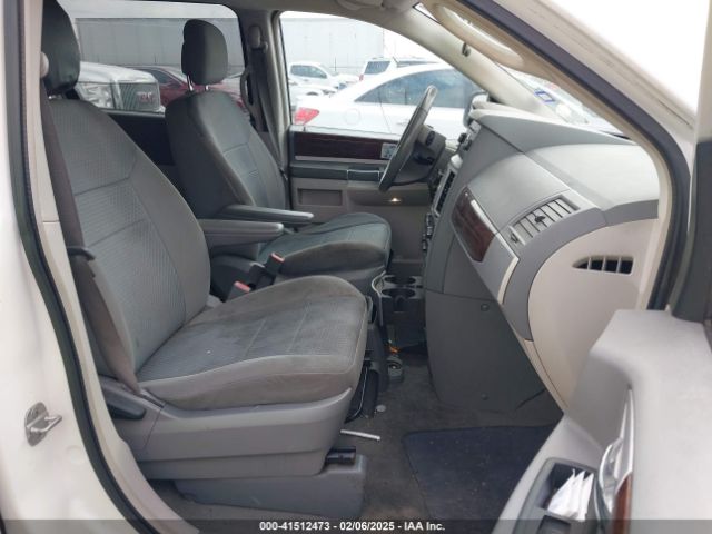 2010 CHRYSLER TOWN & COUNTRY 2A4RR5D17AR432521 Photo 4