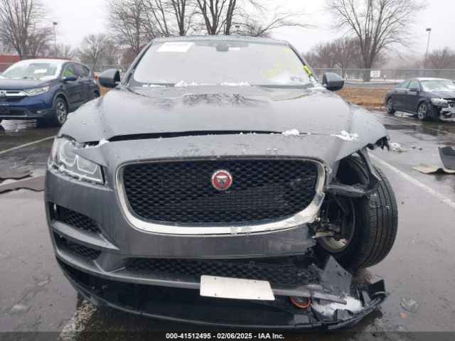 SADCJ2GX0JA237967 Jaguar F-pace 30t Premium