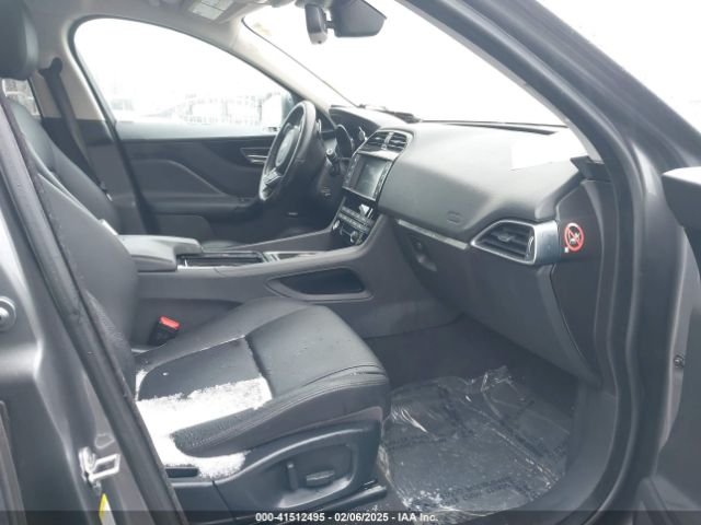 SADCJ2GX0JA237967 Jaguar F-pace 30t Premium