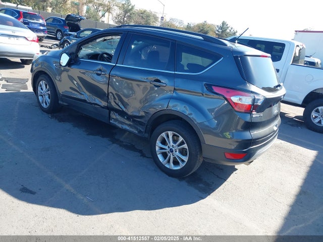 1FMCU9HD2JUA67234 Ford ESCAPE SEL