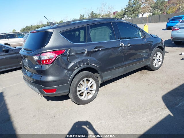 1FMCU9HD2JUA67234 Ford ESCAPE SEL