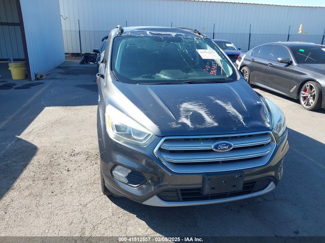 1FMCU9HD2JUA67234 Ford ESCAPE SEL