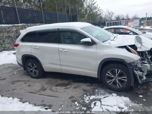 5TDBZRFH3HS456714 Toyota Highlander Le