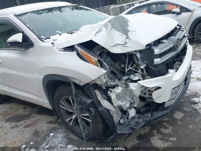 5TDBZRFH3HS456714 Toyota Highlander Le