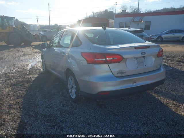 Ford FOCUS SE 2015 1FADP3F25FL213806 Image 3