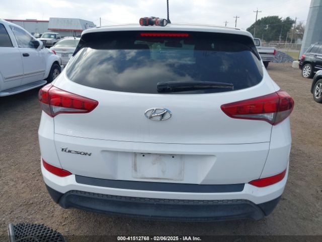 KM8J23A42JU684346 Hyundai TUCSON SE