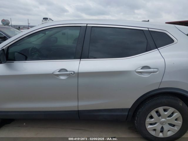JN1BJ1CR1KW338807 Nissan Rogue Sport S