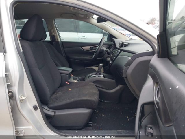 JN1BJ1CR1KW338807 Nissan Rogue Sport S