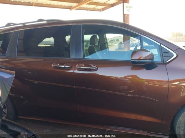 5TDYRKEC1NS096278 Toyota SIENNA XLE
