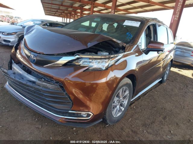 5TDYRKEC1NS096278 Toyota SIENNA XLE
