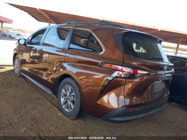 5TDYRKEC1NS096278 Toyota SIENNA XLE