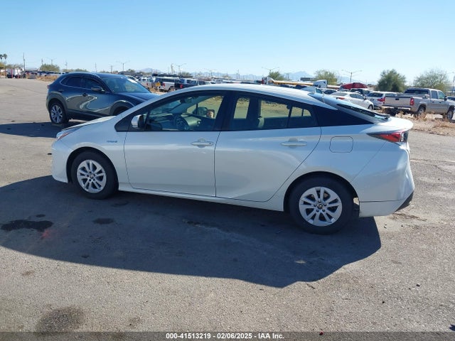 Toyota Prius Two 2017 JTDKBRFU6H3028459 Image 14