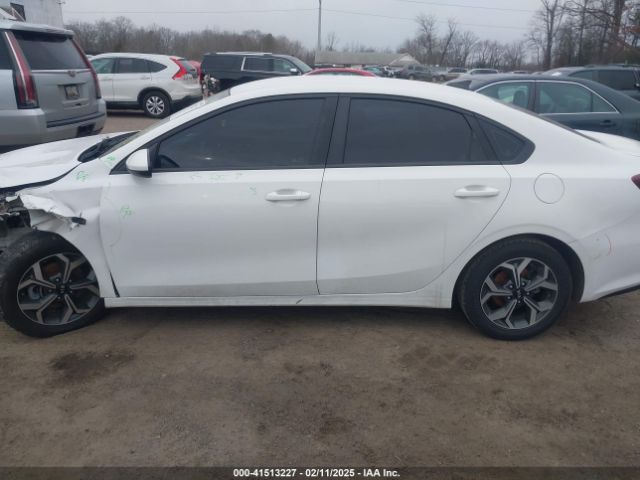 3KPF24AD2LE226520 KIA Forte Lxs