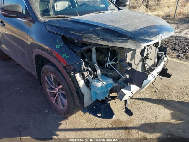 5TDJZRFH1JS879096 Toyota Highlander Xle