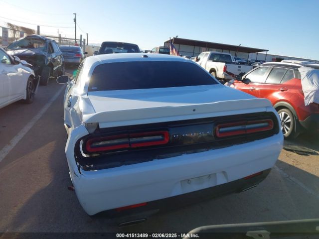 2C3CDZAG2KH561708 Dodge Challenger Sxt