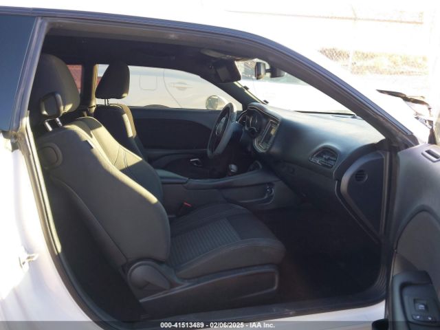 2C3CDZAG2KH561708 Dodge Challenger Sxt