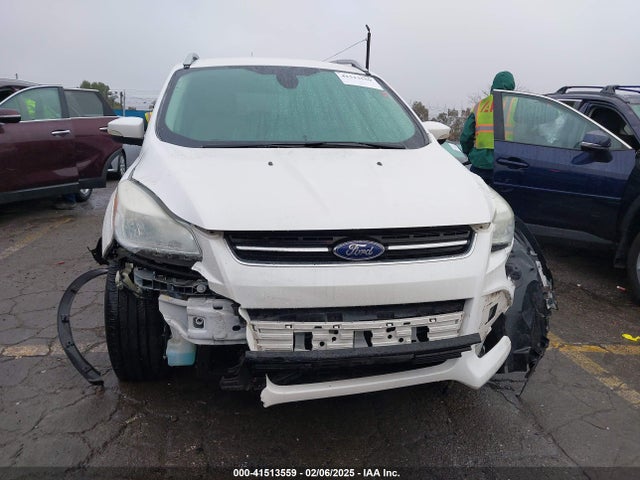 1FMCU0JX5EUC22431 Ford Escape Titanium