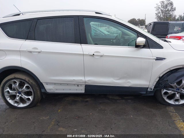 1FMCU0JX5EUC22431 Ford Escape Titanium