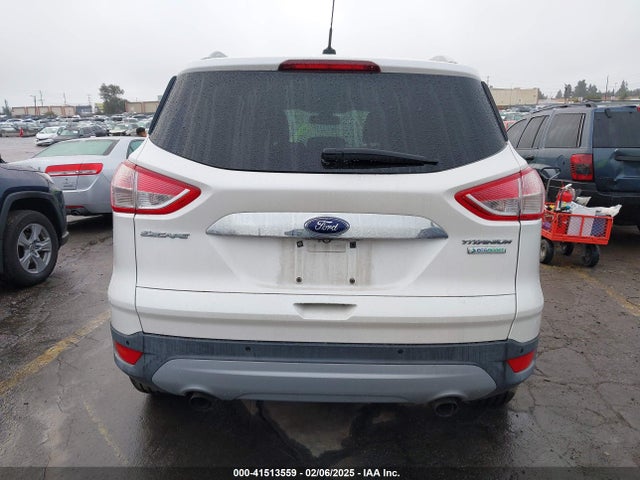 1FMCU0JX5EUC22431 Ford Escape Titanium