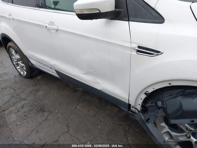 1FMCU0JX5EUC22431 Ford Escape Titanium
